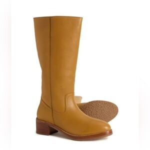 NEW Frye "Camryn" Banana Color Pull On Classic Boots, Size 9.5